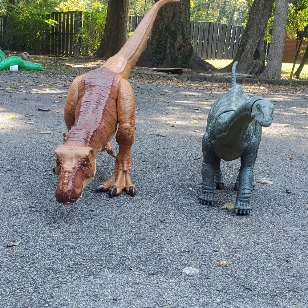 Jurassic Park Colossal Dinosaurs TRex Brachiosaurus  HUGE